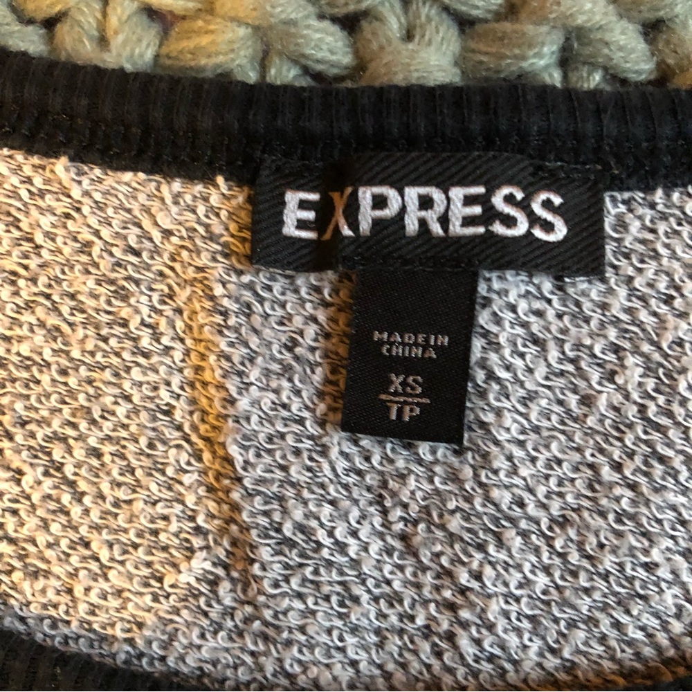 Express Cropped Sweatshirt - Picture 5 of 5